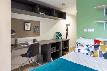 Gold En Suite River View at Dun Holm House, Unit 8, The Riverwalk, City Centre, Durham, DH14SL - Image 1